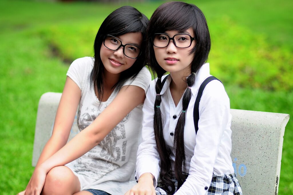 girls, students, asian-1741925.jpg